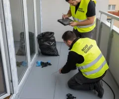 roof-guards-balkon-hydroizolace-detail-u-dveri-