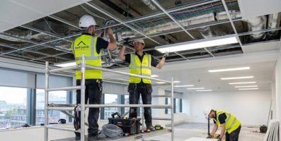 roof-guards-office-interier-technicky-strop-